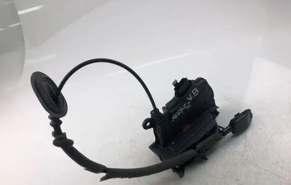 Renault Captur Rear door lock 805034742R