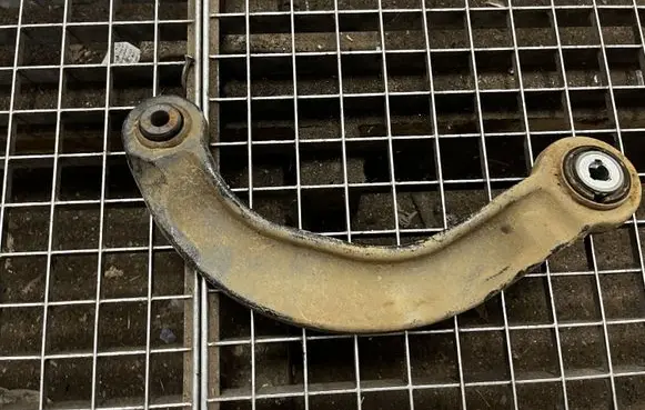 Ford Mustang VI Rear upper control arm/wishbone 001
