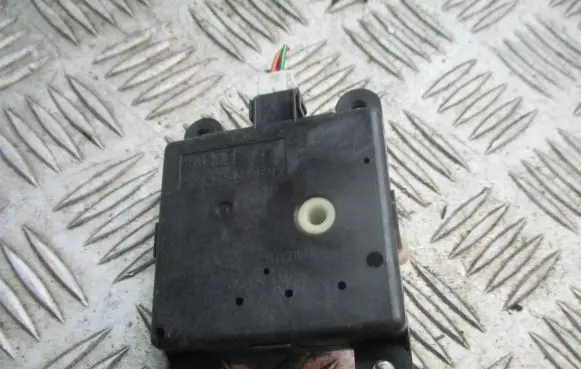 Nissan Almera N16 A/C air flow flap actuator/motor 3C27030850