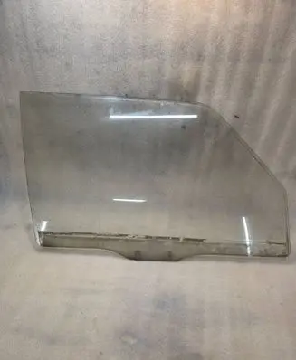 Mitsubishi Pajero Front door window glass four-door 3TT9039M3T 6800018