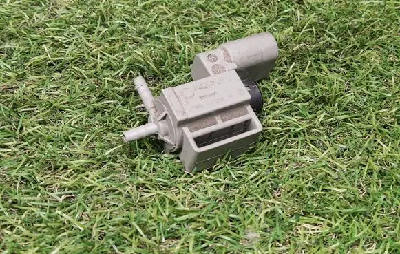 Audi Q5 SQ5 Turbo solenoid valve 06E906283