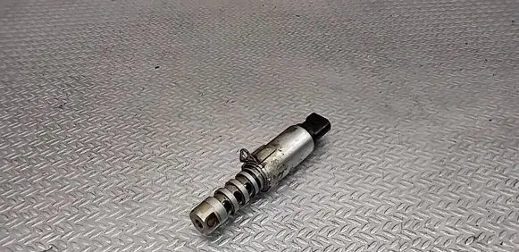 Audi A6 S6 C6 4F Camshaft vanos timing valve 06E109257J