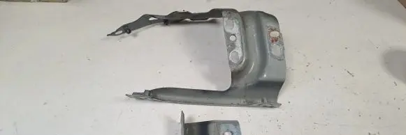 Volkswagen Tiguan Fender mounting bracket