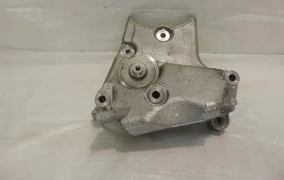Opel Insignia A Engine mounting bracket 55568812