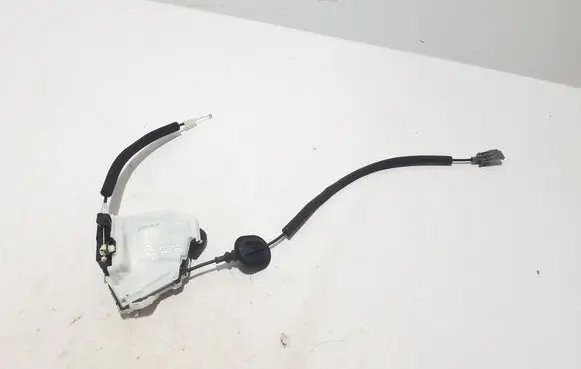 Renault Arkana Rear door lock 825027318R