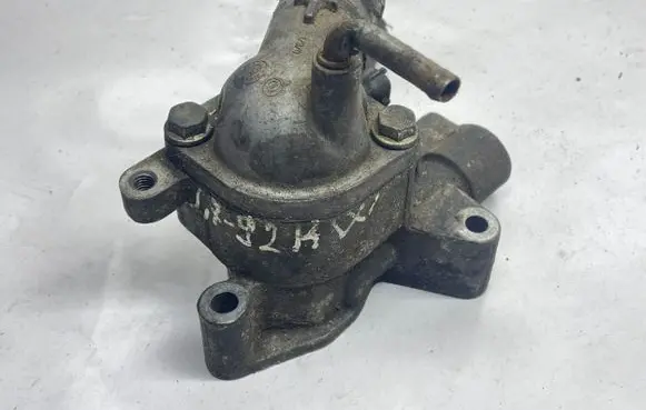 Opel Astra J Thermostat/thermostat housing 8980012450