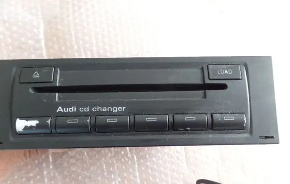 Audi A6 S6 C5 4B CD/DVD changer AUZ5ZAA7007013