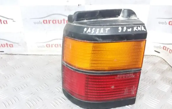 Volkswagen PASSAT B3 Rear/tail lights 333945111 333945257
