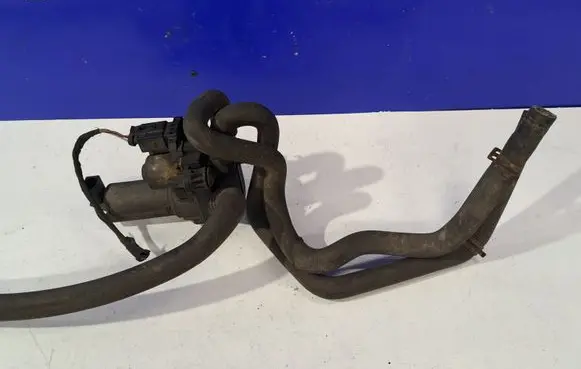 Mercedes-Benz S W220 Coolant heater control valve 2208300284