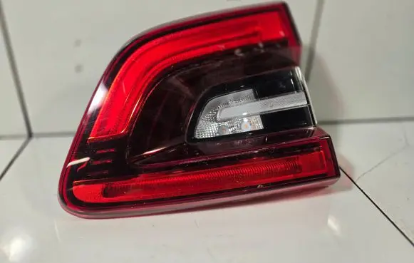 Renault Kadjar Tailgate rear/tail lights 90165022 265553530H 90165022D5N5