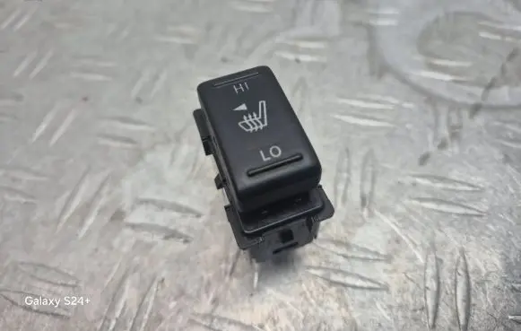 Nissan X-Trail T31 Seat heating switch