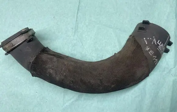 Audi Q5 SQ5 Engine coolant pipe/hose 8R0145790E
