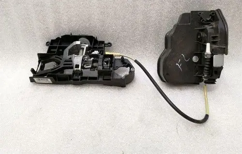 BMW 5 F10 F11 Front door lock 7202145