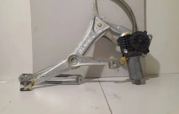 Mercedes-Benz ML W163 Front door window regulator with motor 990408101