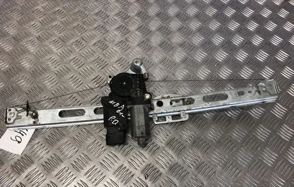 Mercedes-Benz A W168 Front door window regulator with motor 0130821698 114897XXX