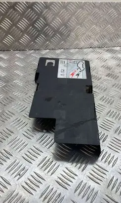 Audi A6 S6 C6 4F Battery box tray cover/lid 4F0915429C