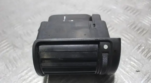 Audi A4 S4 B5 8D Dashboard side air vent grill/cover trim 8D1820901