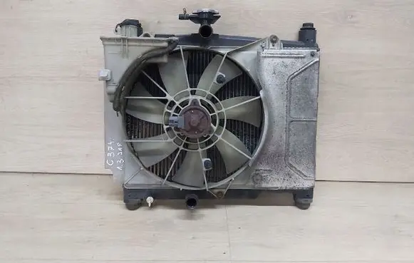 Toyota Yaris Radiator cooling fan shroud