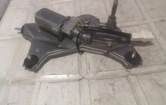 Toyota Prius (XW20) Rear window wiper motor 8513047010 2596000351