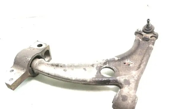 Volkswagen PASSAT B6 Front lower control arm/wishbone 3C0407153B