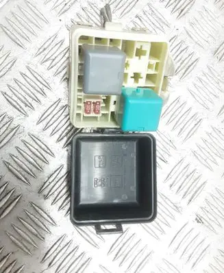 Toyota Yaris Fuse module