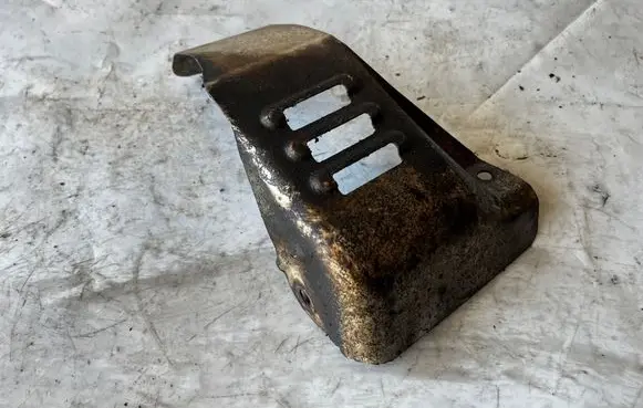 Toyota RAV 4 (XA20) Exhaust heat shield