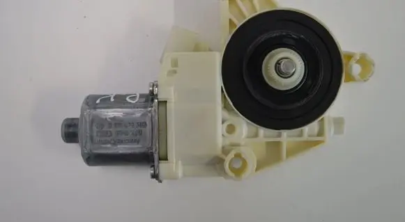 Hyundai Tucson IV NX4 Front door window regulator motor A2048200142