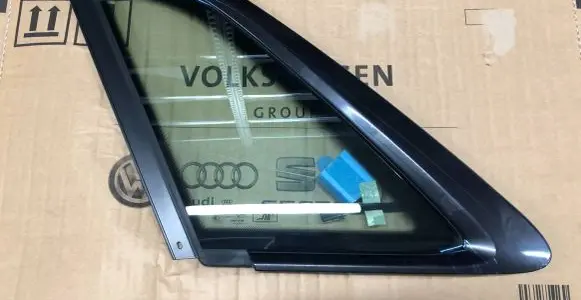 Audi Q8 Rear side window 4M8845297ENVB 4M8845297E