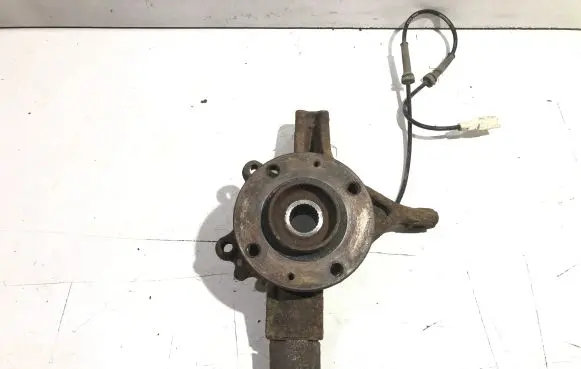 Peugeot 307 CC Front wheel hub