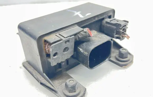 Mercedes-Benz S W220 Glow plug pre-heat relay 0285454032