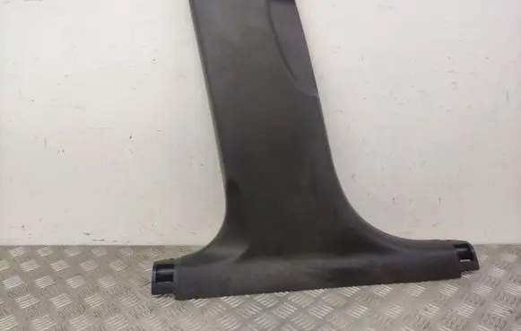 (B) pillar trim (bottom)