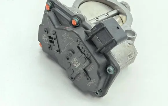 BMW M5 F90 Throttle valve 7619008 13547619008