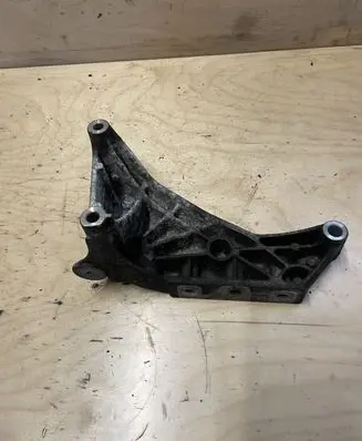 Volkswagen Transporter - Caravelle T5 Engine mounting bracket 03L199207B