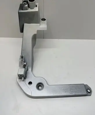 Volvo C40 Fender mounting bracket 32234762
