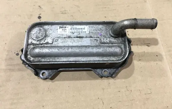 Toyota Corolla Verso AR10 Engine oil radiator 157100R01000 880243D