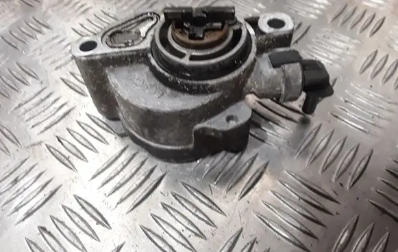 Peugeot Partner Vacuum pump 01562C11011P