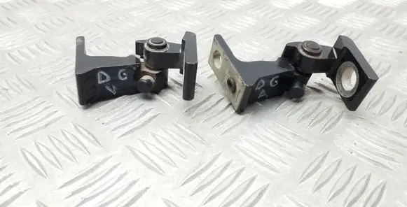 Skoda Yeti (5L) Rear door hinge set 8K0831402A