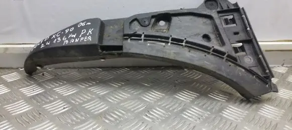 Volvo XC90 Front bumper mounting bracket 08620563