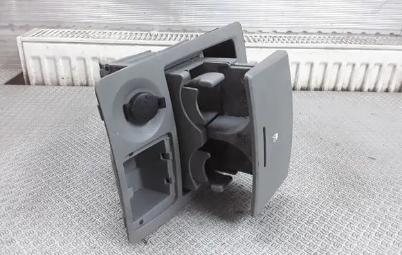 KIA Sorento Cup holder back 