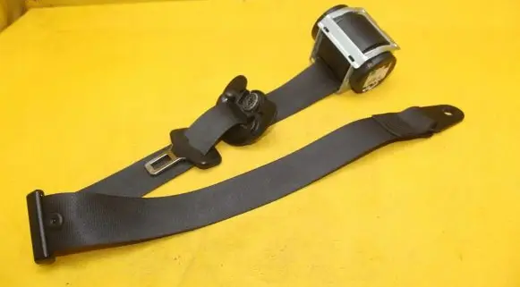 Mini One - Cooper Coupe R56 Front seatbelt 601028800D