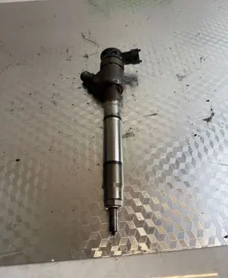 Hyundai Tucson TL Fuel injector 338002A610