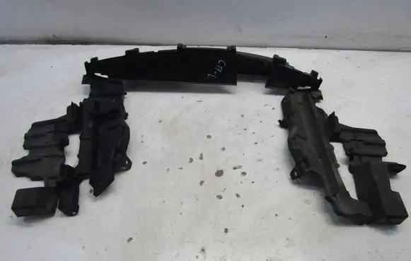 Honda CR-V Radiator trim GMAUTO4574097