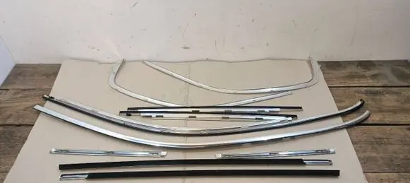 BMW X5 E53 Front door window/glass frame 51328251592 51348251596 51328408303