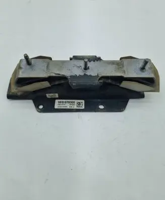 Ram 1500 DT Gearbox mount P68264784AE 0088 68264784AE