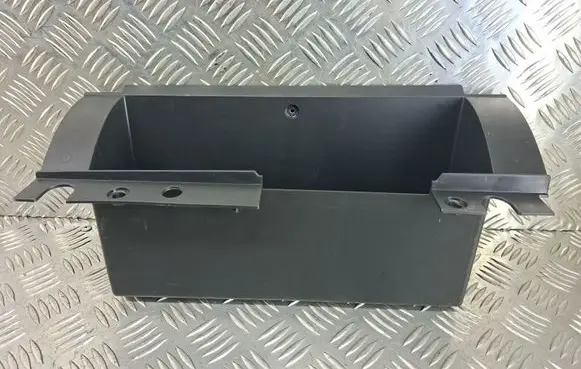 Glove box