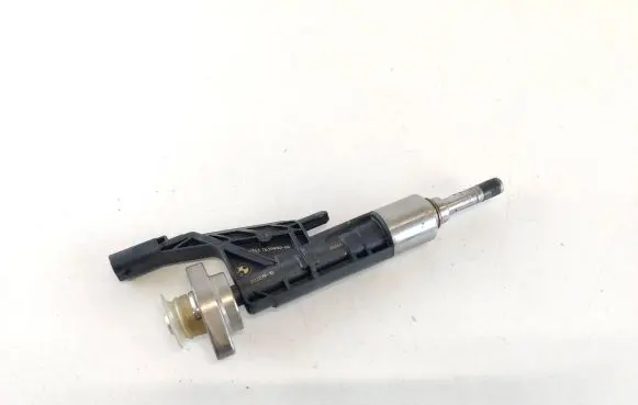 BMW 4 F36 Gran coupe Fuel injector 7639990