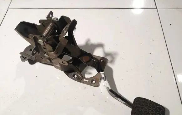 Mazda 6 Brake pedal 