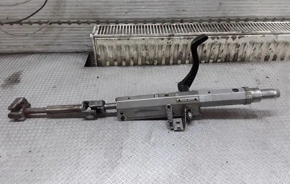 Steering wheel axle set