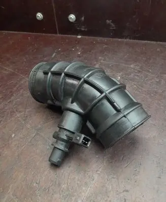 Volvo S60 Turbo air intake inlet pipe/hose 30636854