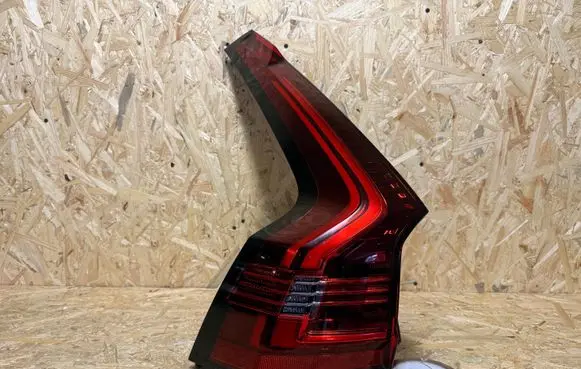 Volvo S90, V90 Rear/tail lights 32337133